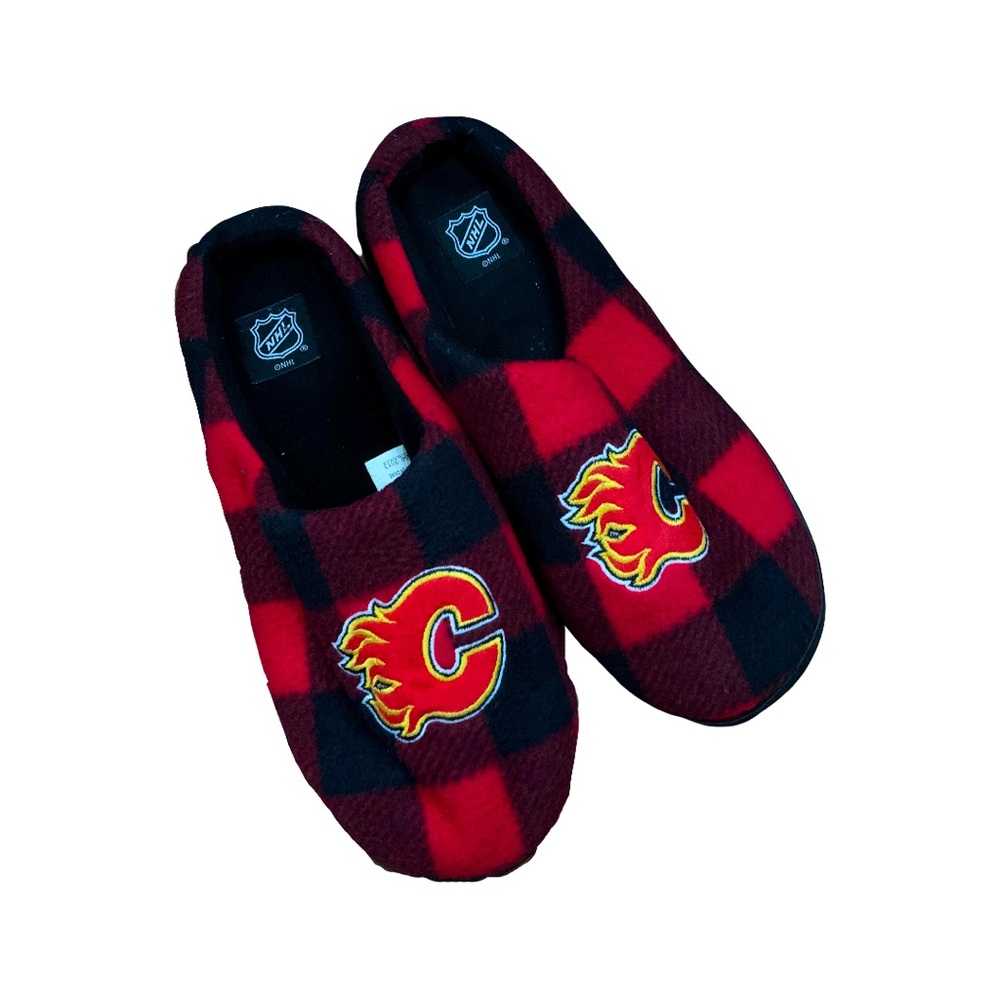 Calgary Flames NHL Plaid Clog Slippers Size 11/12